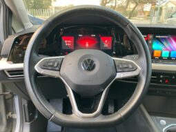 
 Volkswagen Golf VIII 1.5 tgi Life 130cv full									