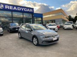 
 Volkswagen Golf VIII 1.5 tgi Life 130cv full									