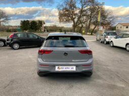 
 Volkswagen Golf VIII 1.5 tgi Life 130cv full									