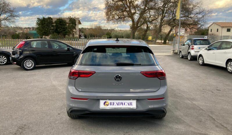 
 Volkswagen Golf VIII 1.5 tgi Life 130cv full									