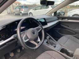 
 Volkswagen Golf VIII 1.5 tgi Life 130cv full									