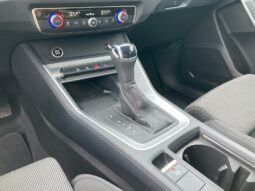 
 Audi Q3 35 2.0 tdi Identity Black s-tronic full									