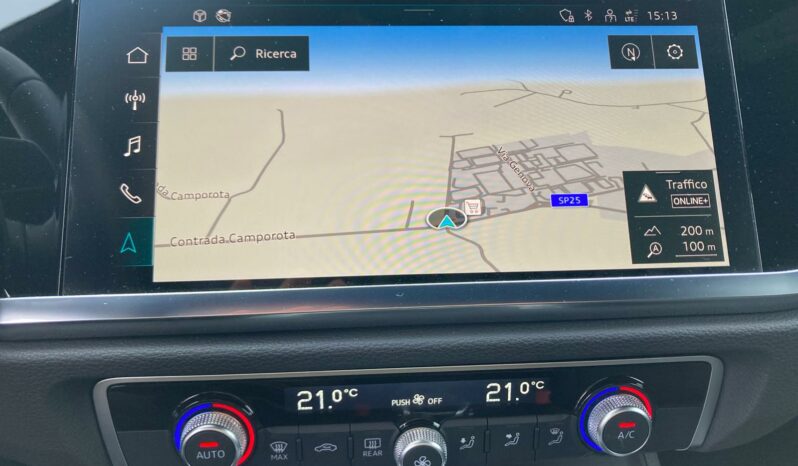 
 Audi Q3 35 2.0 tdi Identity Black s-tronic full									