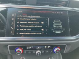 
 Audi Q3 35 2.0 tdi Identity Black s-tronic full									