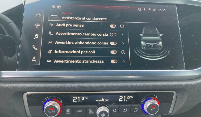 
 Audi Q3 35 2.0 tdi Identity Black s-tronic full									