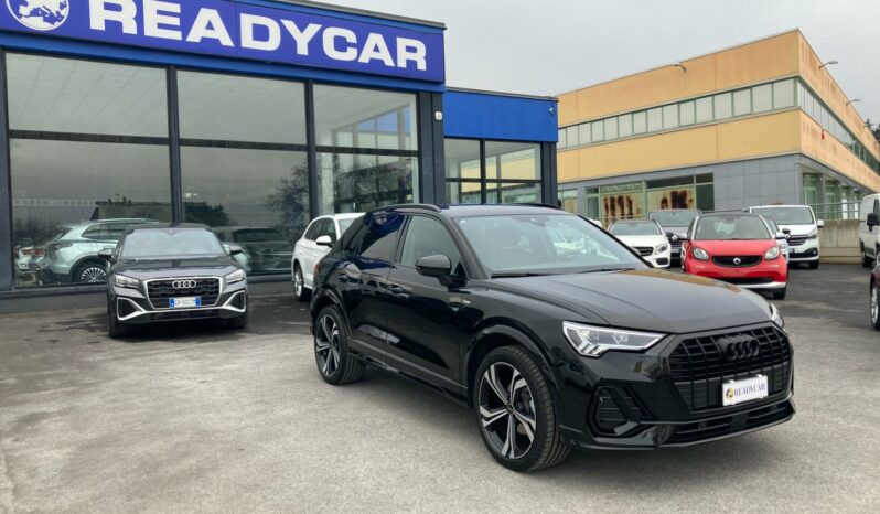 
 Audi Q3 35 2.0 tdi Identity Black s-tronic full									