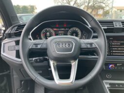 
 Audi Q3 35 2.0 tdi Identity Black s-tronic full									