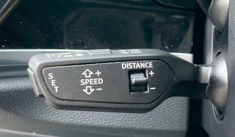 
 Audi Q3 35 2.0 tdi Identity Black s-tronic full									