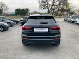 
 Audi Q3 35 2.0 tdi Identity Black s-tronic full									