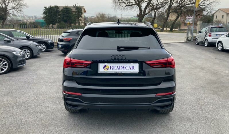 
 Audi Q3 35 2.0 tdi Identity Black s-tronic full									