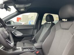 
 Audi Q3 35 2.0 tdi Identity Black s-tronic full									