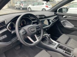 
 Audi Q3 35 2.0 tdi Identity Black s-tronic full									