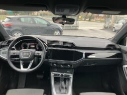 
 Audi Q3 35 2.0 tdi Identity Black s-tronic full									