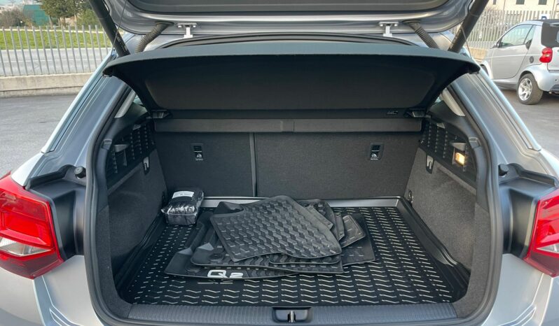 
 Audi Q2 30 1.0 tfsi Admired Advanced full									