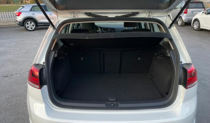 
 Volkswagen Golf VII 1.6 tdi Highline full									