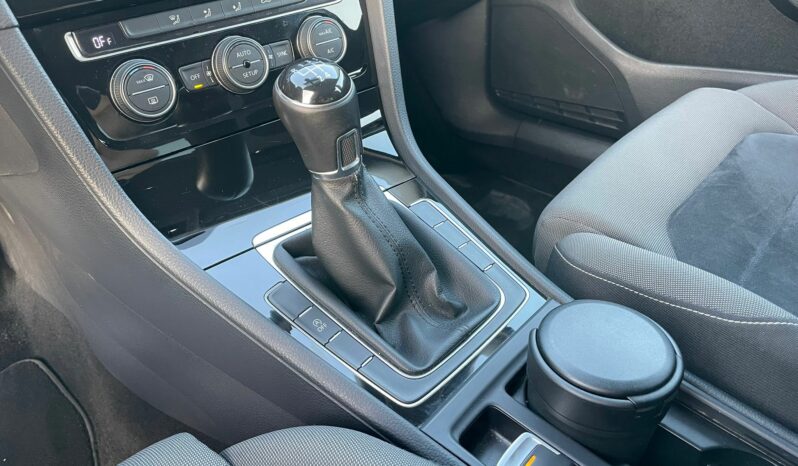 
 Volkswagen Golf VII 1.6 tdi Highline full									