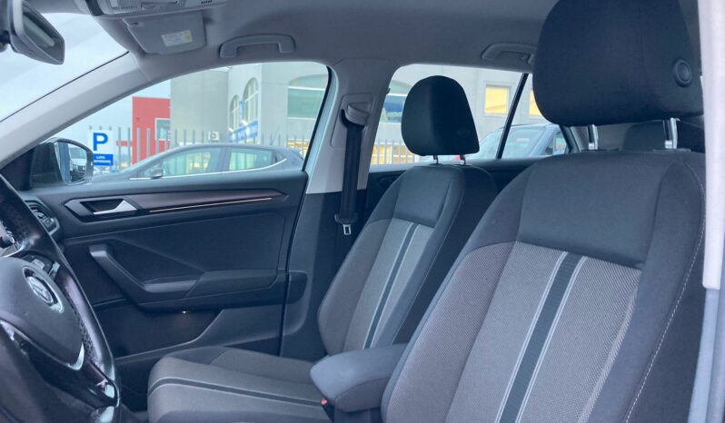 
 Volkswagen T-Roc 1.6 tdi Style full									