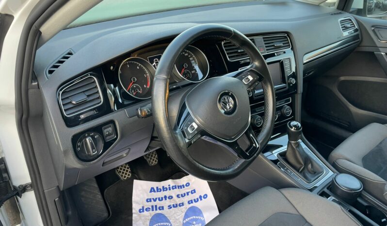 
 Volkswagen Golf VII 1.6 tdi Highline full									