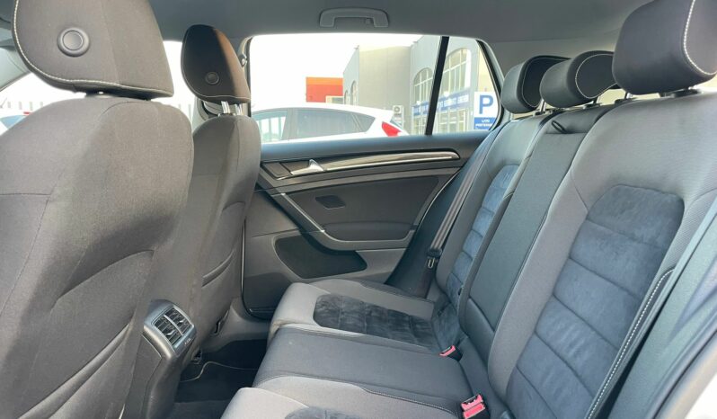 
 Volkswagen Golf VII 1.6 tdi Highline full									