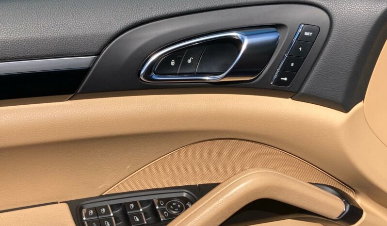 
 Porsche Cayenne 3.0 tiptronic full									