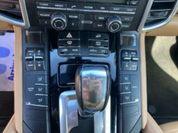 
 Porsche Cayenne 3.0 tiptronic full									