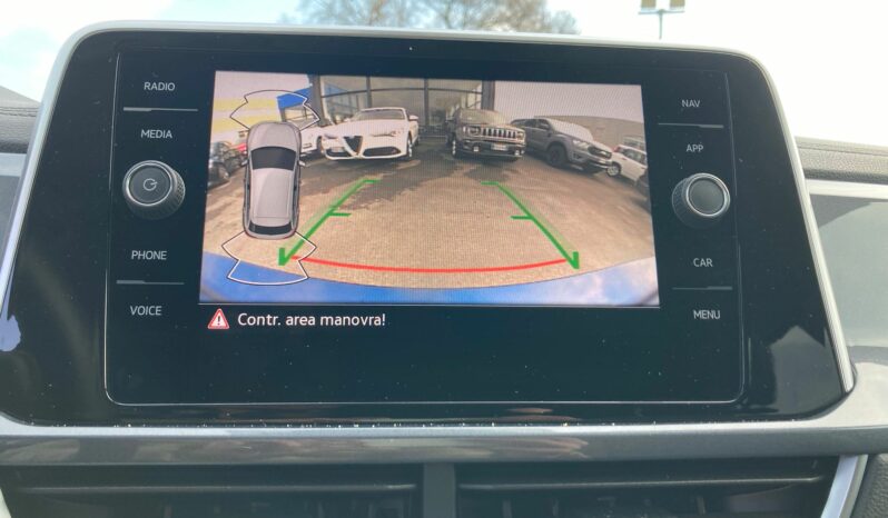 
 Volkswagen T-Roc 1.0 tsi Style 110cv full									