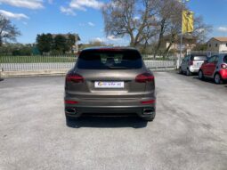 
 Porsche Cayenne 3.0 tiptronic full									