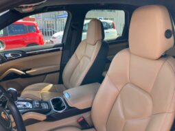 
 Porsche Cayenne 3.0 tiptronic full									