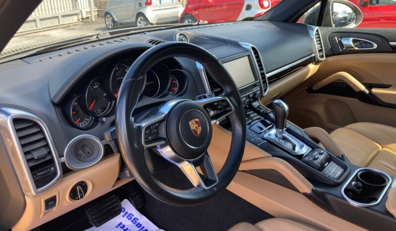 
 Porsche Cayenne 3.0 tiptronic full									