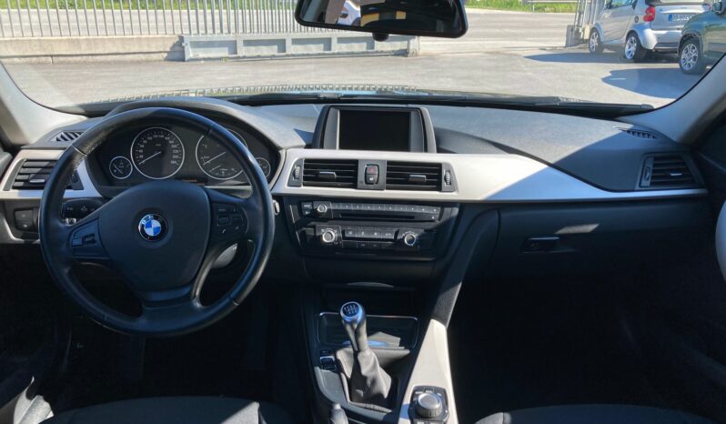 
 BMW 318 d Touring full									
