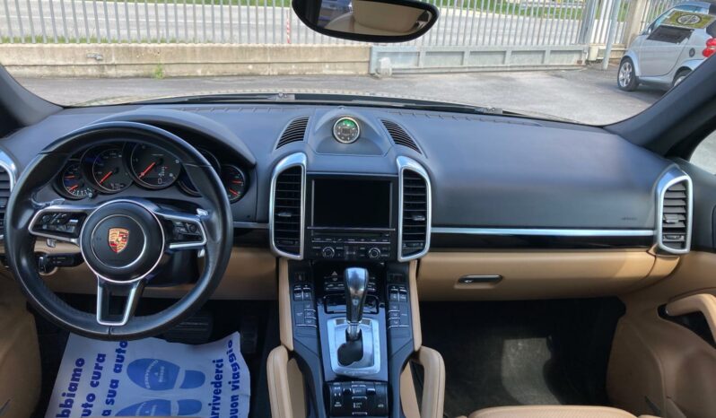 
 Porsche Cayenne 3.0 tiptronic full									