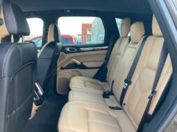 
 Porsche Cayenne 3.0 tiptronic full									