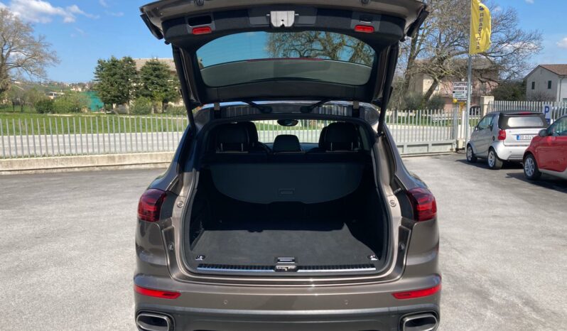 
 Porsche Cayenne 3.0 tiptronic full									