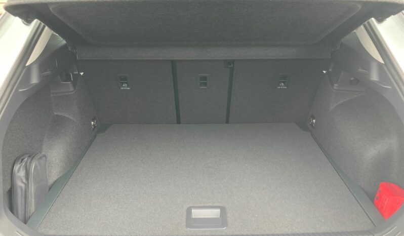 
 Volkswagen T-Roc 1.5 etsi Life 115cv dsg full									