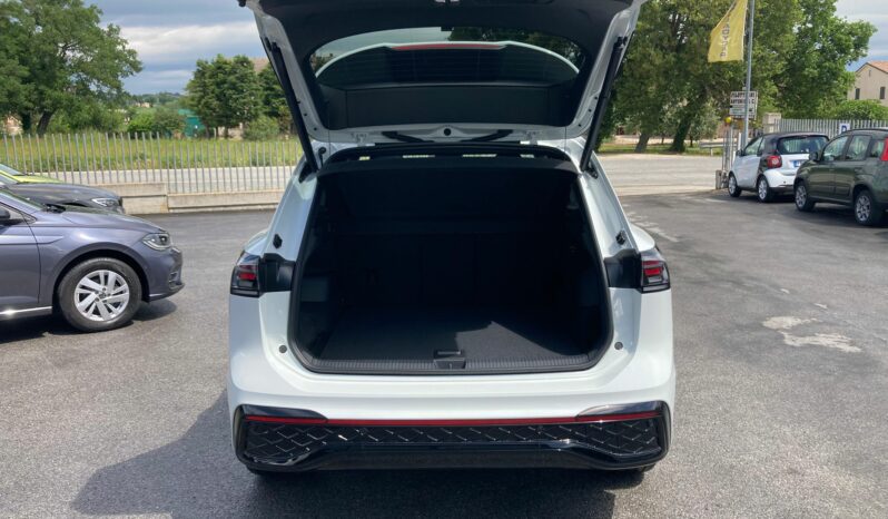 
 Volkswagen Tiguan 1.5 etsi R-Line Plus 150cv dsg full									