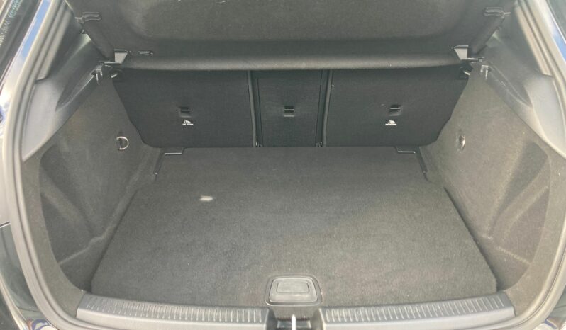 
 Mercedes-Benz A 180 d Sport auto full									