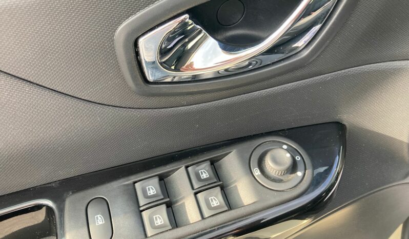 
 Renault Captur 1.5 dci Wave s&s full									