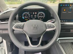 
 Volkswagen T-Roc 1.5 etsi Life 115cv dsg full									