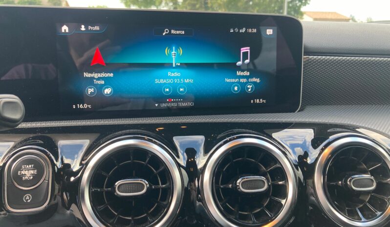 
 Mercedes-Benz A 180 d Sport auto full									