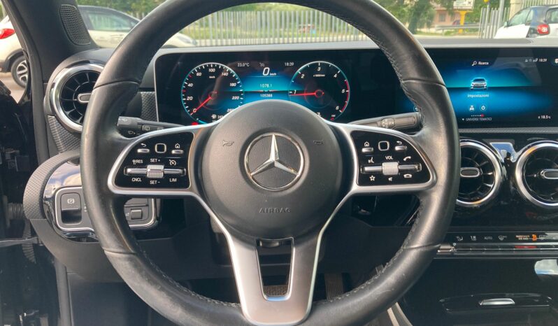 
 Mercedes-Benz A 180 d Sport auto full									