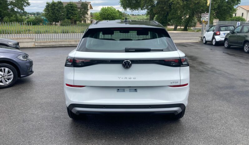 
 Volkswagen T-Roc 1.5 etsi Life 115cv dsg full									
