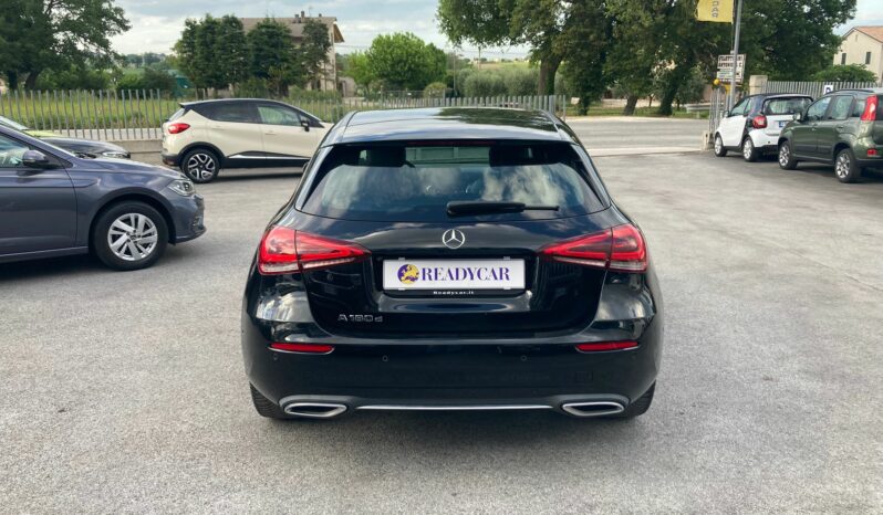 
 Mercedes-Benz A 180 d Sport auto full									