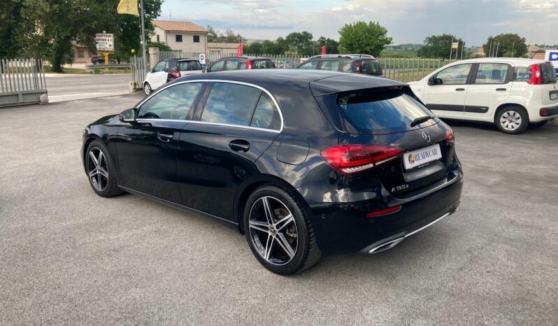 
 Mercedes-Benz A 180 d Sport auto full									
