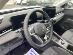 
 Volkswagen T-Roc 1.5 etsi Life 115cv dsg full									