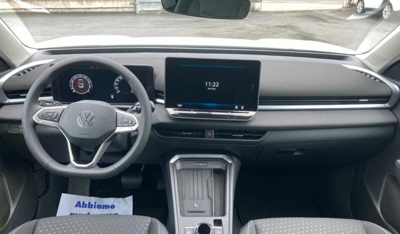 
 Volkswagen T-Roc 1.5 etsi Life 115cv dsg full									