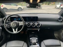 
 Mercedes-Benz A 180 d Sport auto full									