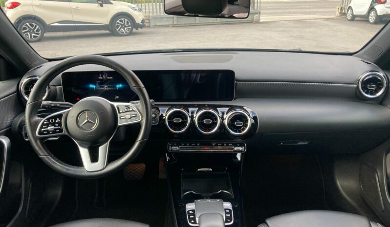 
 Mercedes-Benz A 180 d Sport auto full									