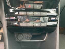 
 Peugeot 208 5p 1.6 bluehdi Allure 75cv full									