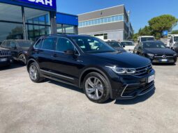 
 Volkswagen Tiguan 2.0 tdi R-Line 150cv dsg full									