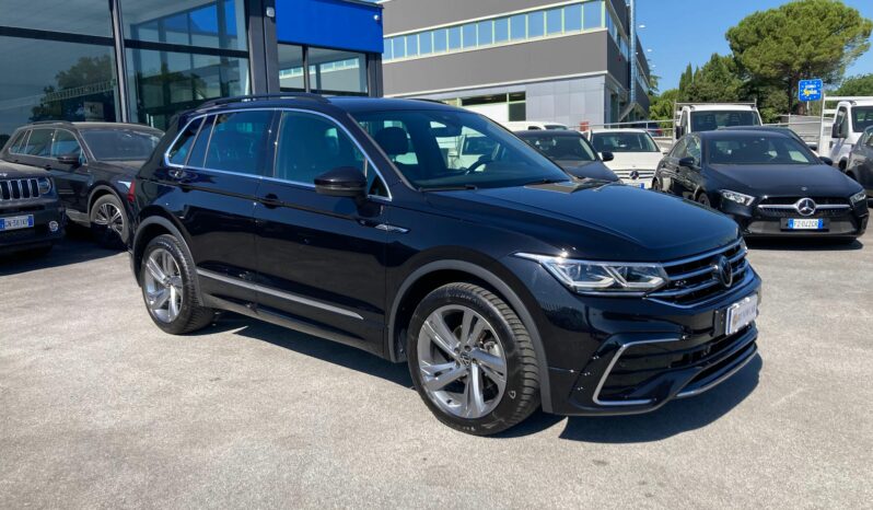 
 Volkswagen Tiguan 2.0 tdi R-Line 150cv dsg full									